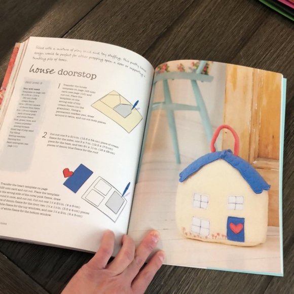 Fleece Fantastic: 35 Cute, Cozy, and Quick Projects to Make and Give Book - Picture 14 of 16